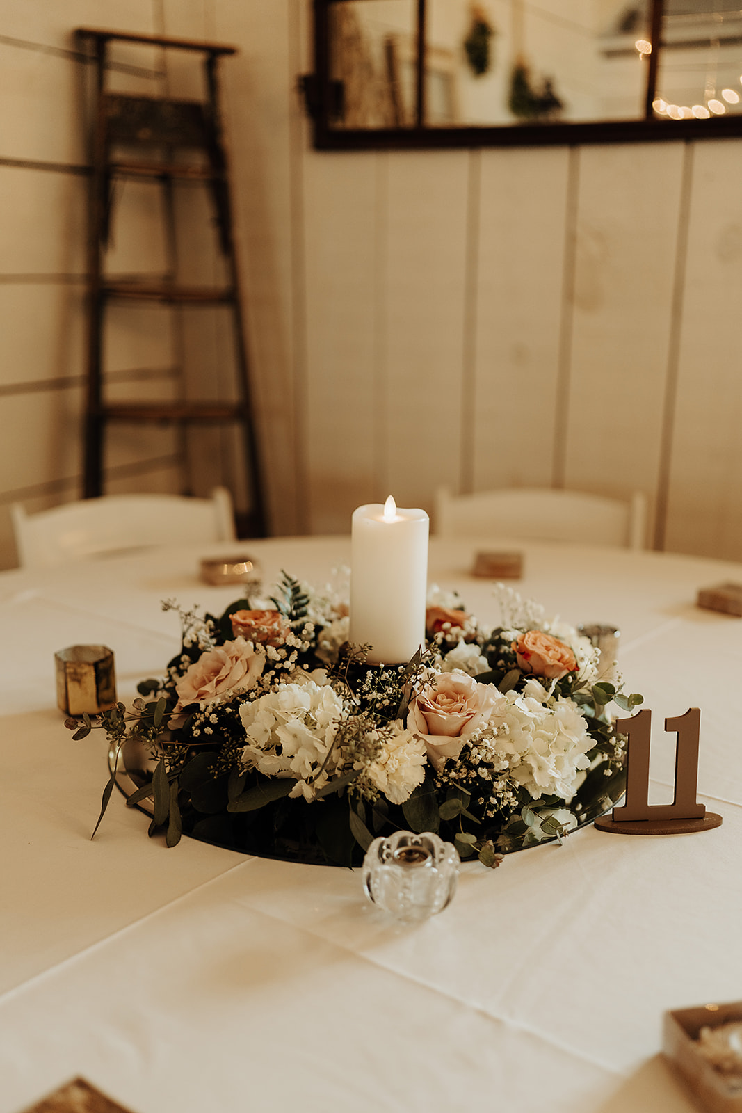 Simple, Elegant Wedding Centerpieces