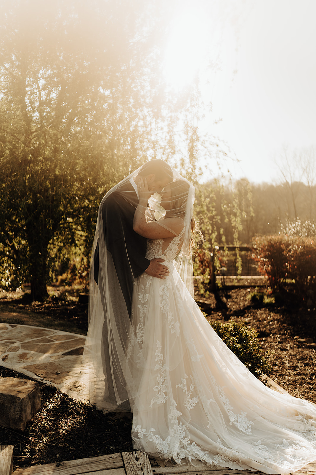 Sunlit Wedding Photos