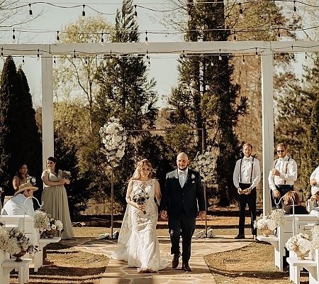 Outdoor April Wedding Photos