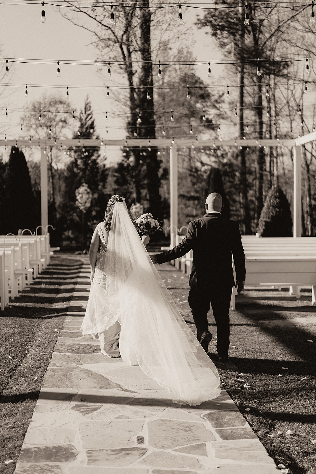 Black and White Wedding Ceremony Pictures